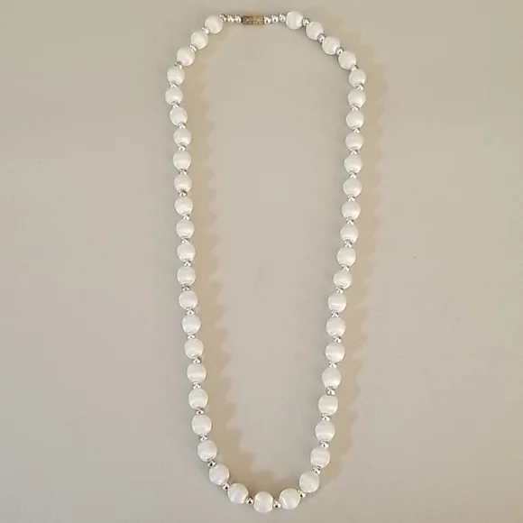 Vintage 12 Piece Jewelry Lot Necklaces Earrings Trifari LC - Picture 8 of 16